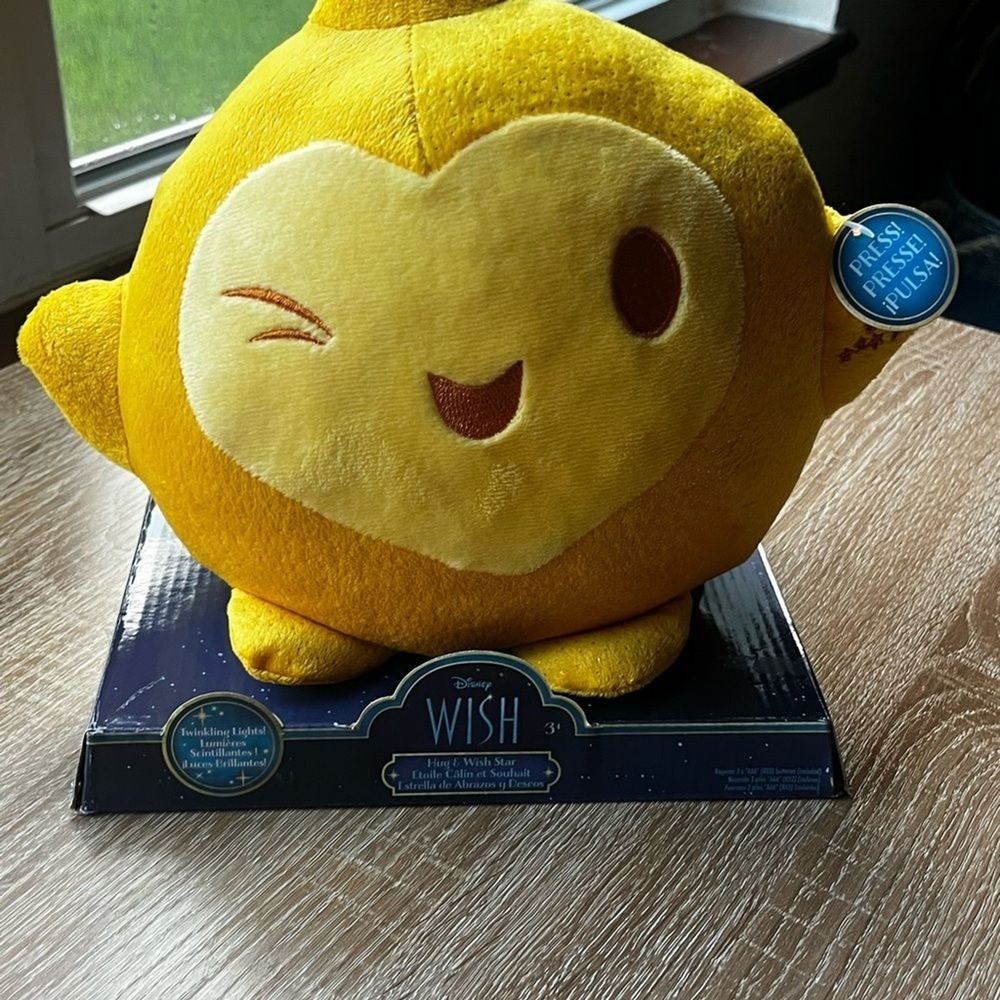 Disney "Hug & Wish Star" Yellow Plush Star Lights Up Toy Stuffed Animal - Picture 3 of 13